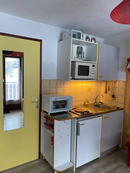 Charmant Appartement Au Pied Des Pistes De Lelex Exterior photo